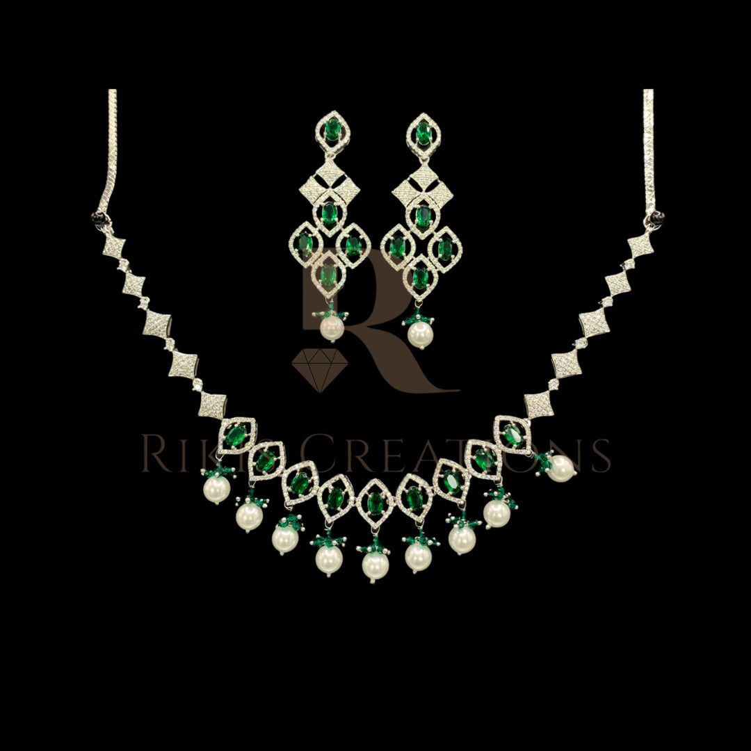 NECKLACE & EARRINGS  (NS-82)